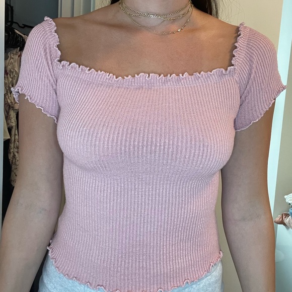 Pink ruffle top - Picture 2 of 4